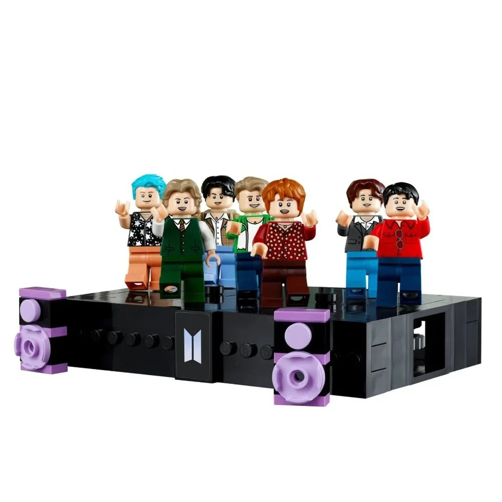 LEGO BTS Dynamite Music Video Set 21339 K-Pop Icons Ideas Retired 749 Pc NEW!